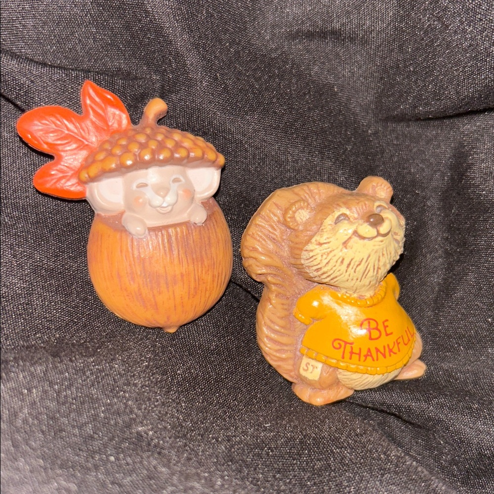 Vintage Hallmark Lapel Pins Collectible Fall Thanksgiving Theme Brooch
